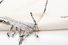 Load image into Gallery viewer, Moroccan Rug | Beni Ourain B1