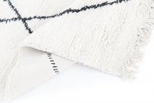 Load image into Gallery viewer, Moroccan Rug | Beni Ourain B3